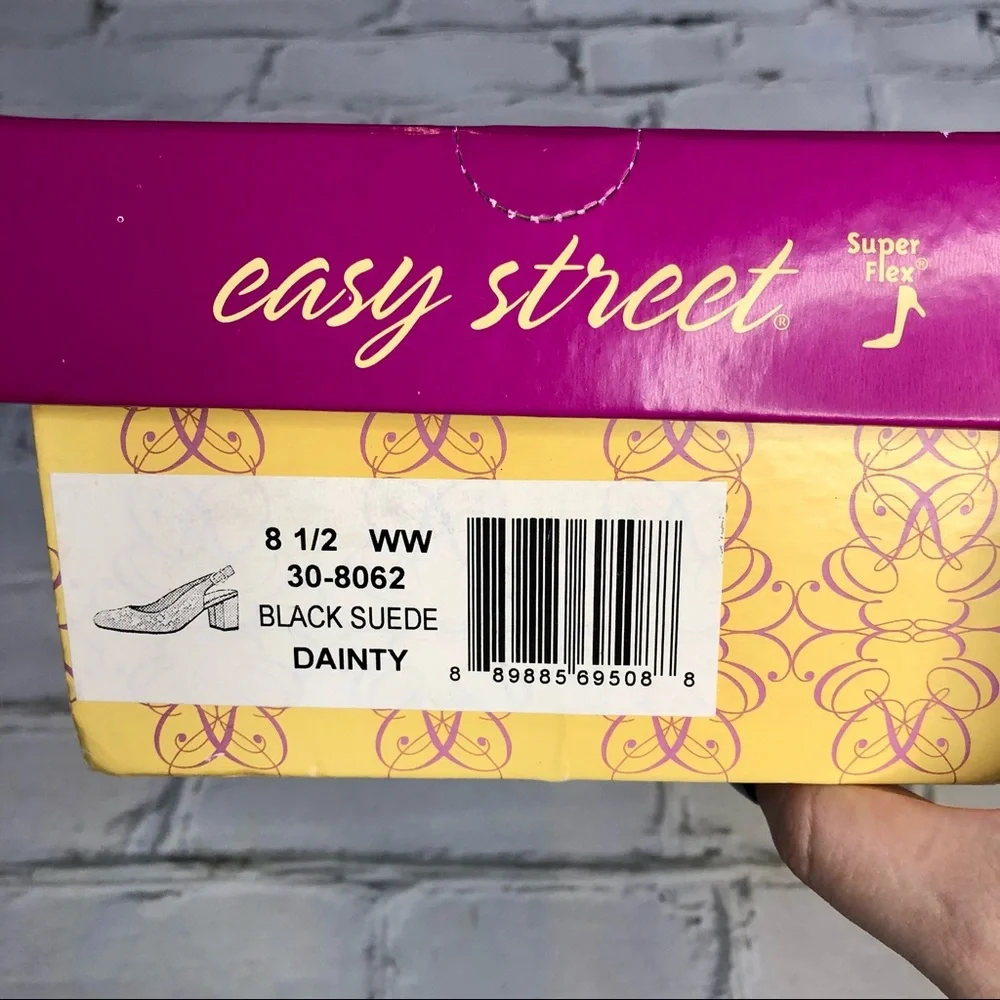 NWT Floral Embroidered Chunky Block Heels - Picture 11 of 12